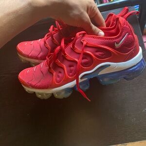 Nike Air Vapor Max Plus university red and White and blue Men’s 9.5